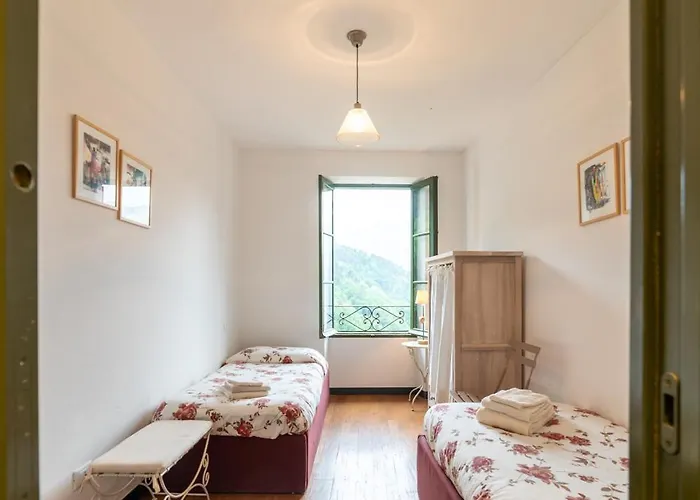 Guesthost - Castelvittorio Medieval Getaway! Roomy