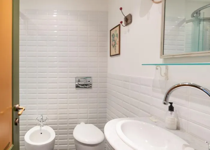 Appartement Guesthost - Castelvittorio Medieval Getaway! Roomy Castel Vittorio