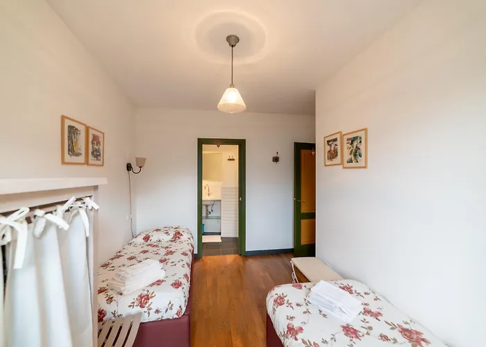 Guesthost - Castelvittorio Medieval Getaway! Roomy *