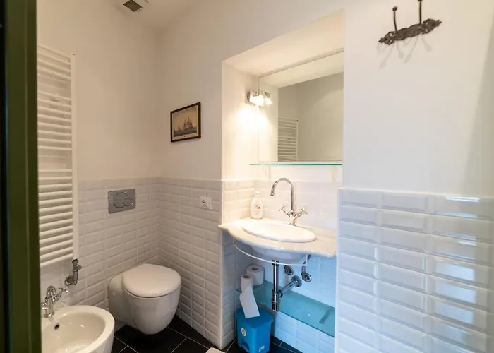 Guesthost - Castelvittorio Medieval Getaway! Roomy 公寓