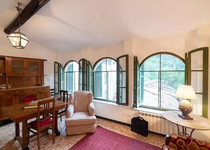Guesthost - Castelvittorio Medieval Getaway! Roomy 公寓