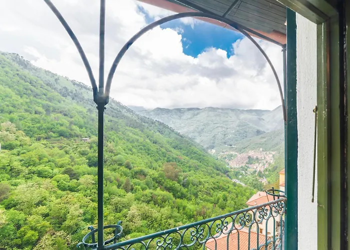 公寓 Guesthost - Castelvittorio Medieval Getaway! Roomy